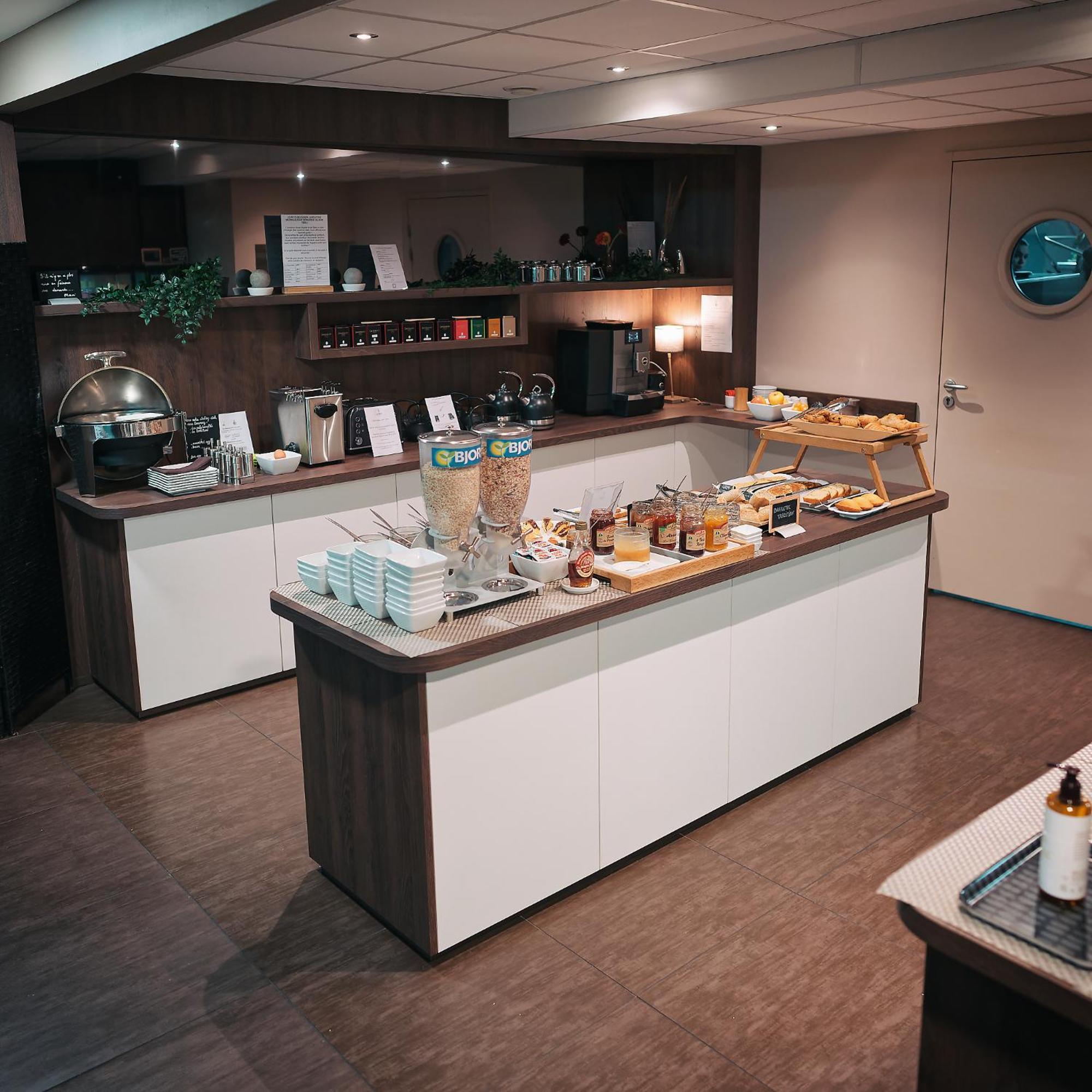 The Originals Boutique, Hotel De La Paix, Брест Екстериор снимка